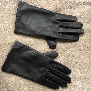 Black Leather Gloves. Sm/Med.